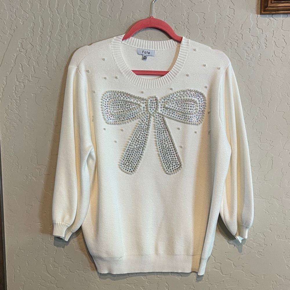 Forte Ivory Sweater with Metallic Bow Accent EUC 😊